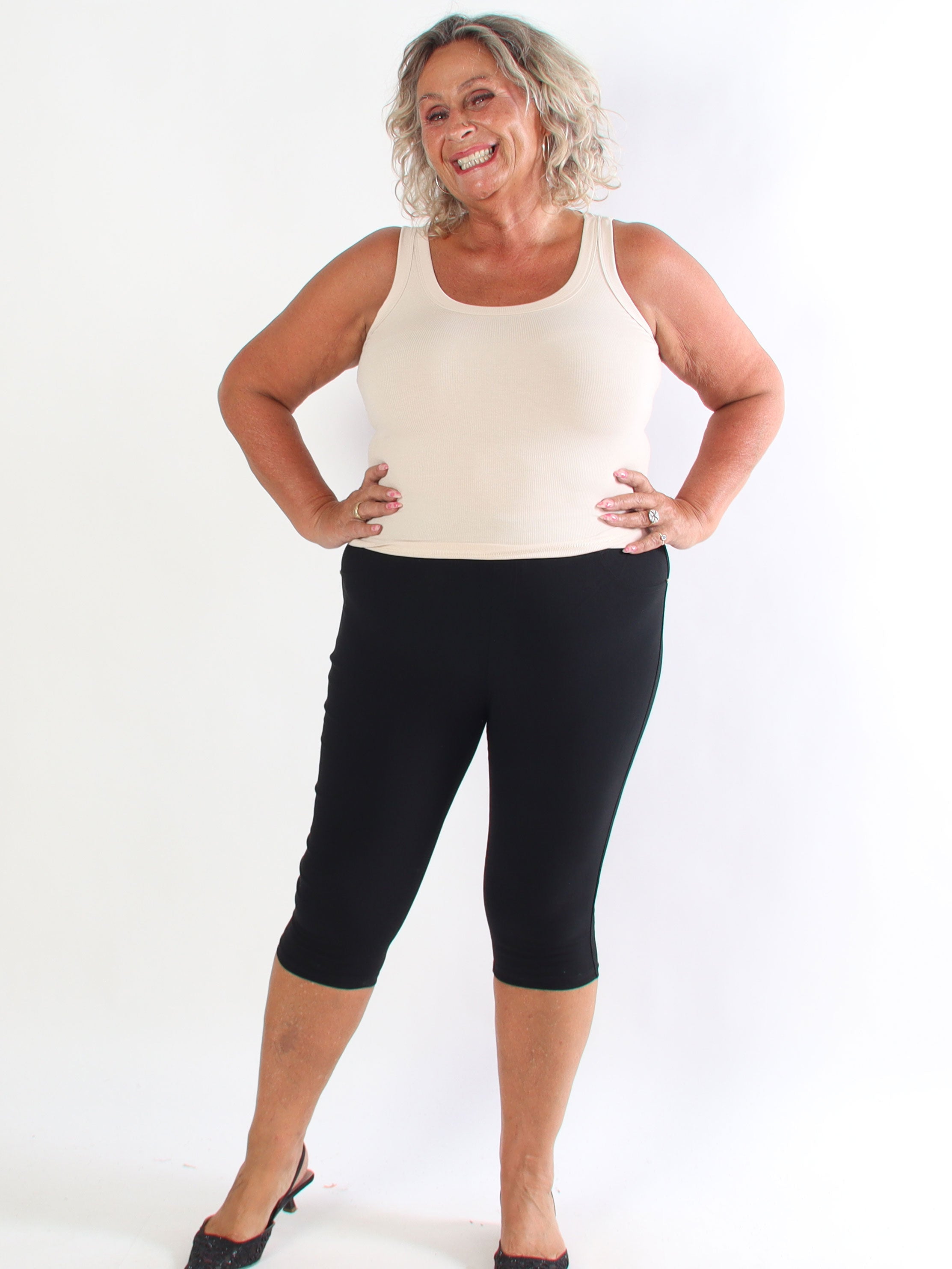 Tess - Stretchjeans i knälång modell